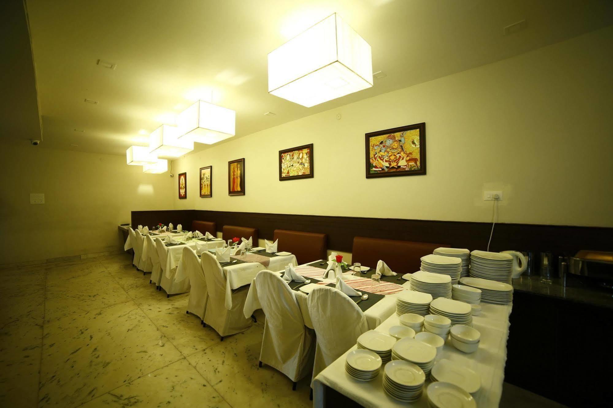 Raj Classic Inn Puducherry Zewnętrze zdjęcie